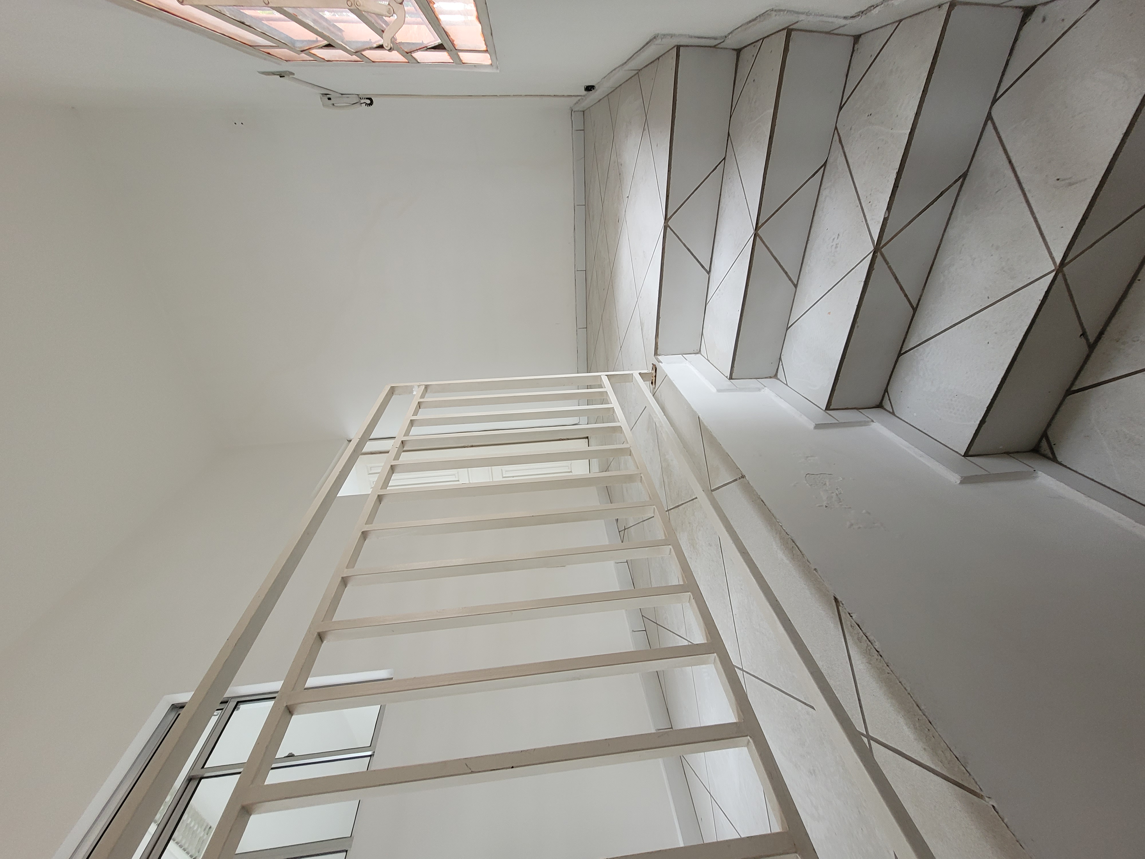 Galpão com 480m² + Mezanino (Escritório) – Excelente Localização!