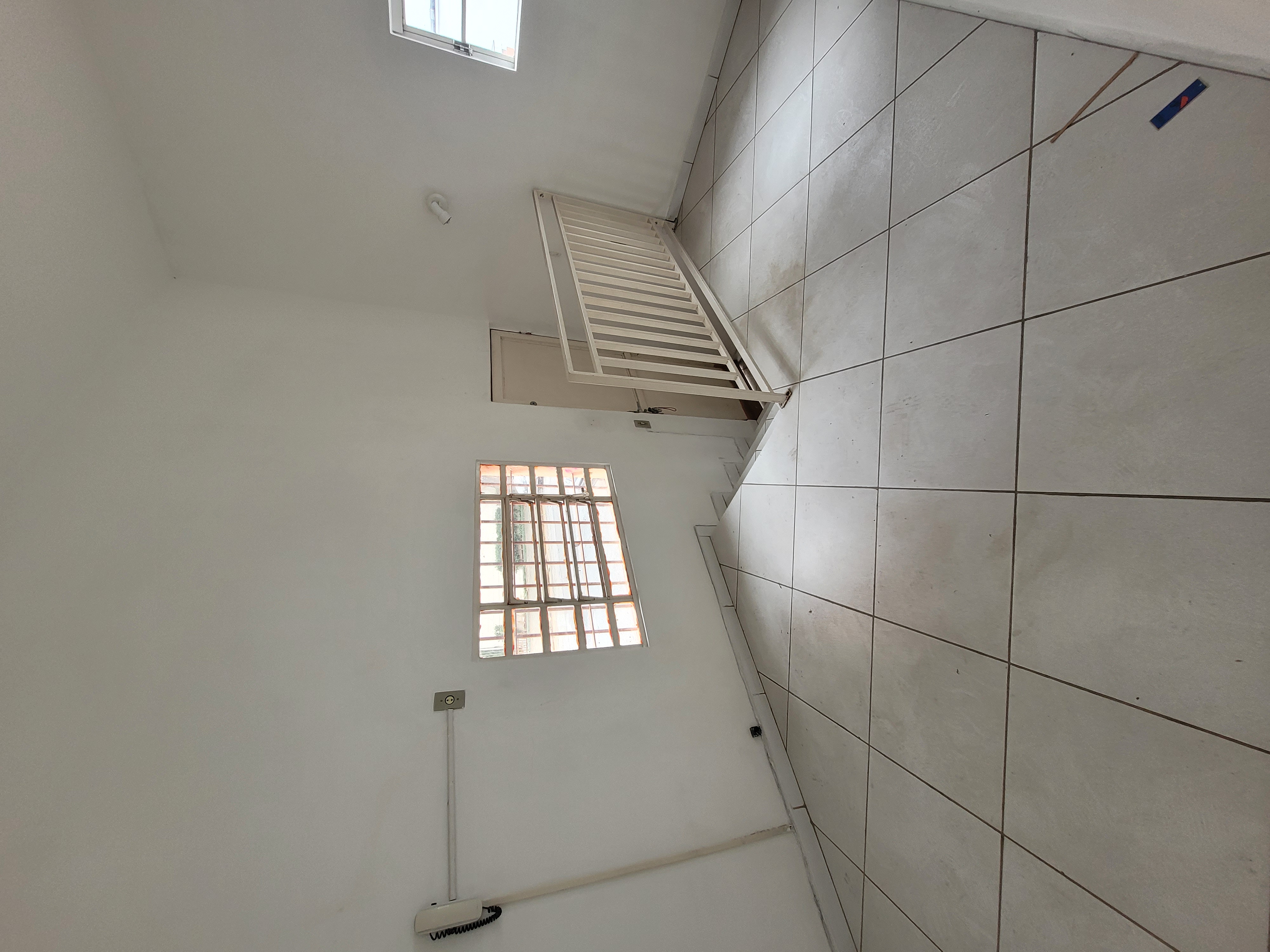 Galpão com 480m² + Mezanino (Escritório) – Excelente Localização!